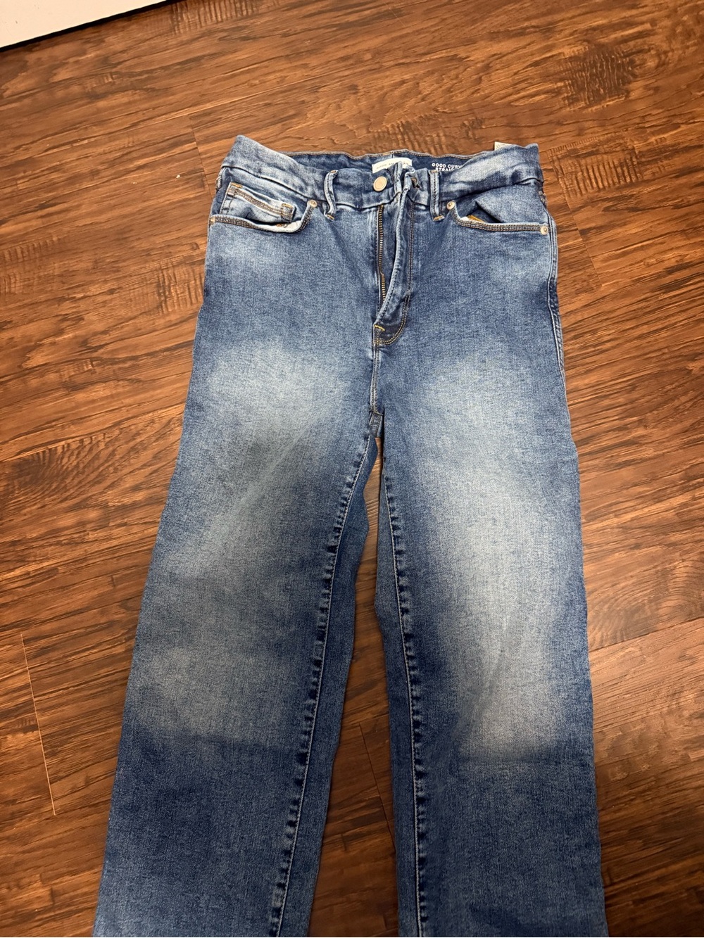 Good American Straight Leg Jeans in Mid Blue Wash - Picture 4 of 4